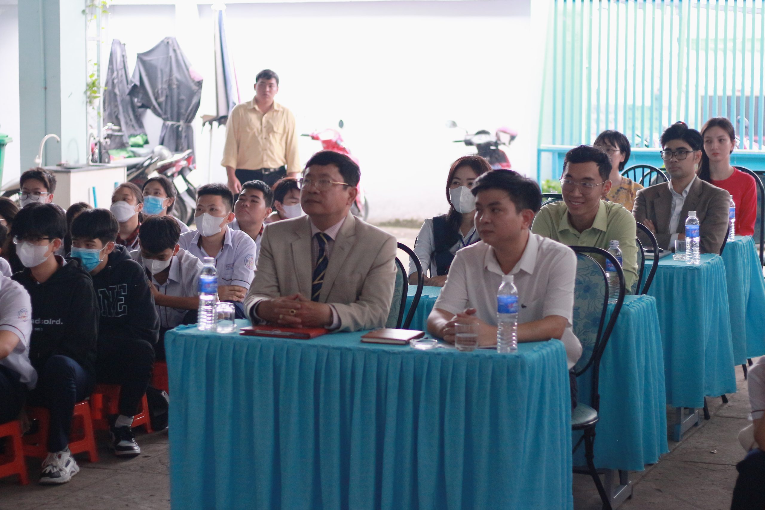 Giáo viên, cán bộ Trung Tâm GDNN - GDTX Gò Vấp và Trường Trung Cấp Tin Học Kinh Tế Sài Gòn
